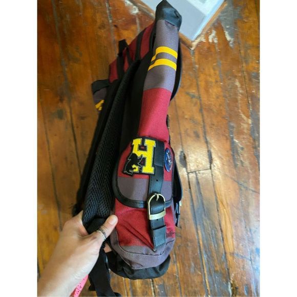 Harry Potter Hogwarts School of Witchcraft & Wizardry Multicolor Backpack MP $80 - Picture 8 of 11